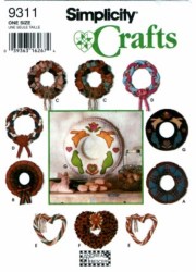 9311 7 ROUND/ HEART SHAPE FESTIVE WREATHS FELT OR NOT PATTERN